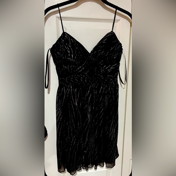 GORGEOUS PROM DRESS!!! Hailey Logan by Adrianna Papell. Size 3/4 - Picture 1 of 11